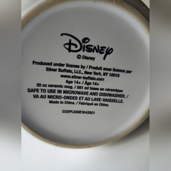 2 × Disney Mickey Rainbow Heart Hands Pride Love Mug 20oz - Picture 6 of 7